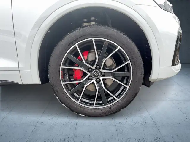 Audi Q5 view 7