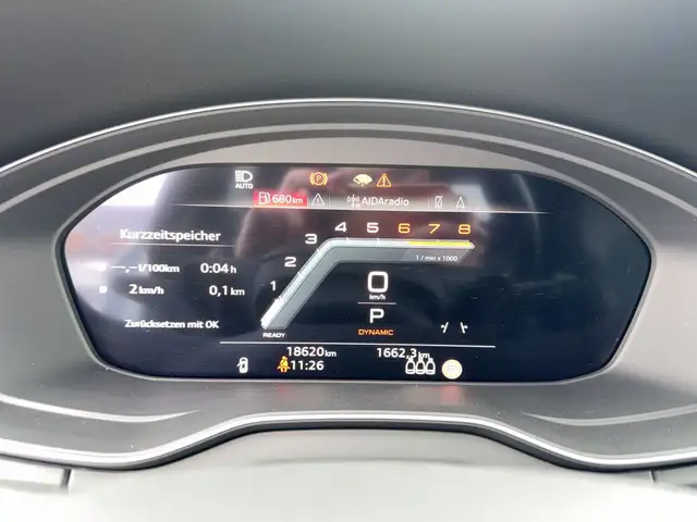 Audi Q5 view 10