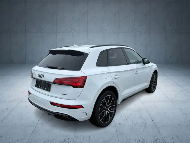 Audi Q5 view 14