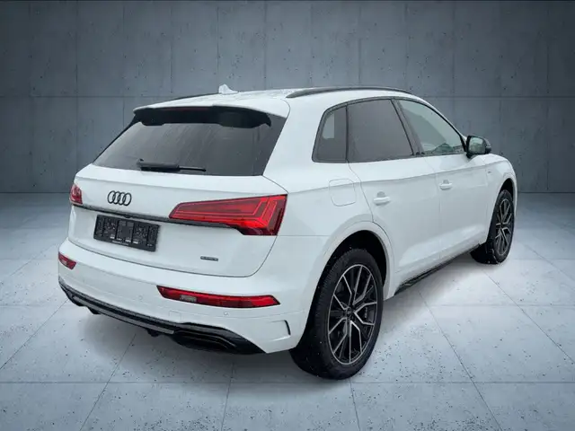 Audi Q5 view 5