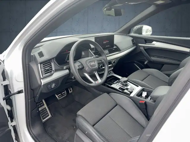 Audi Q5 view 9