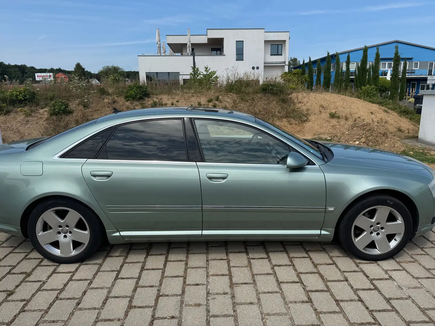 Audi A8 3.7 quattro Navi Klima pdc Liebhaberauto Grün - 2