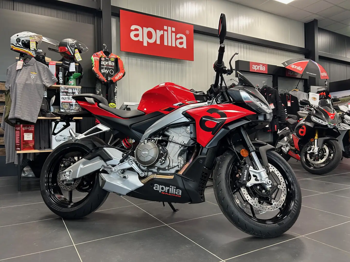 Aprilia Tuono Piros - 1