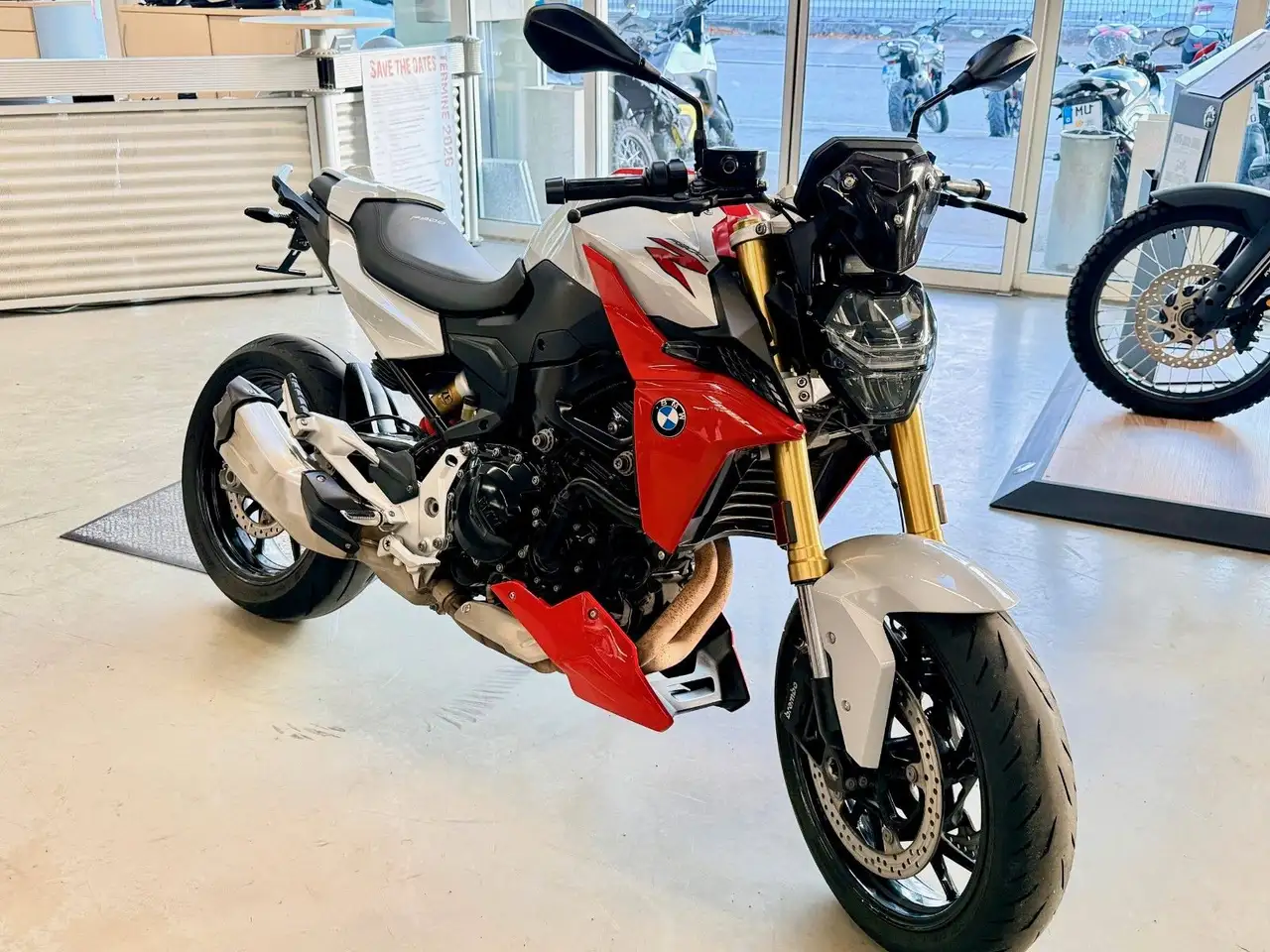 BMW F 900 R