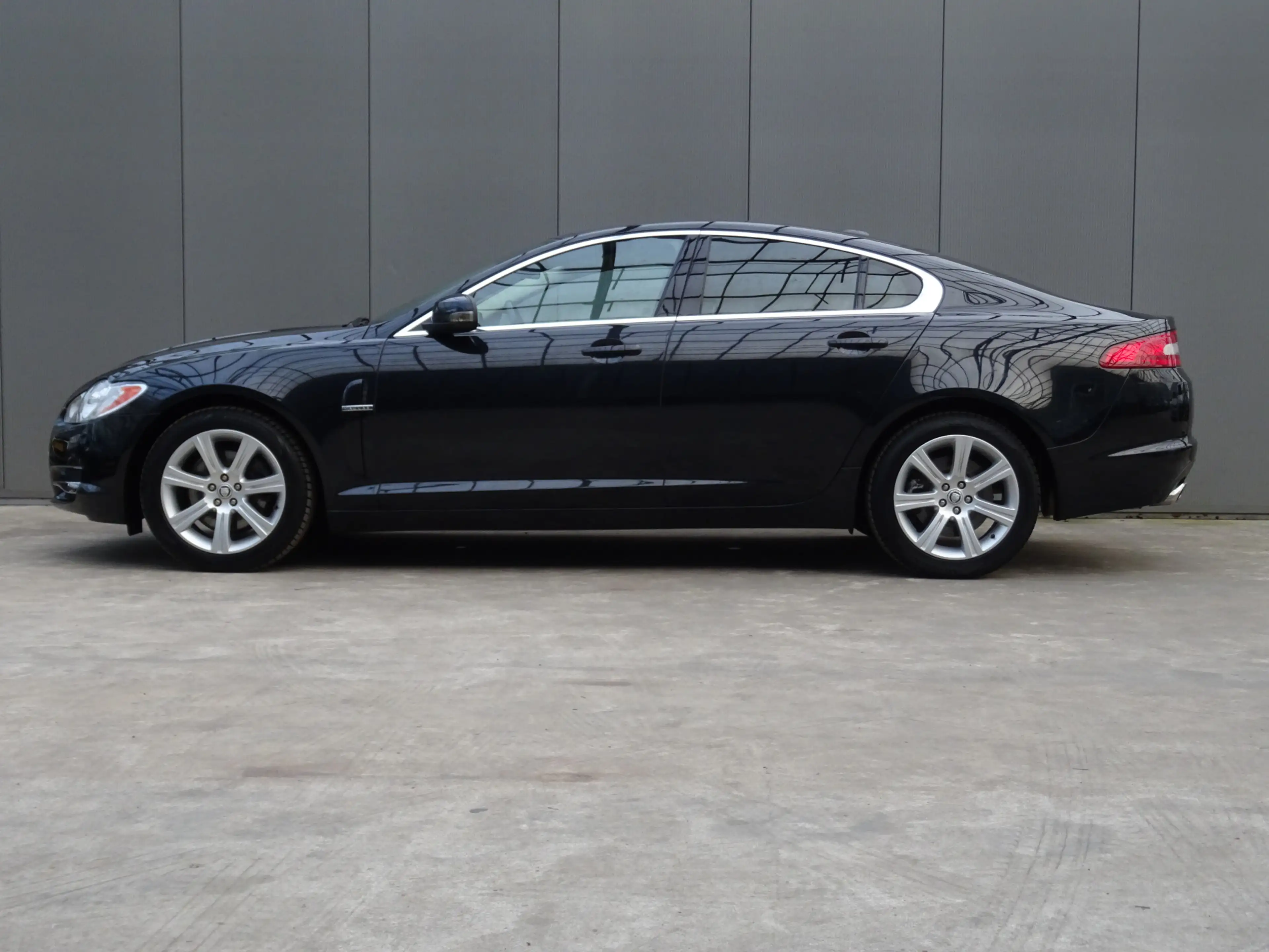Jaguar XF 3.0 V6 Premium Luxury * DEALER ONDERH. * LAGE KM ! — photo 8