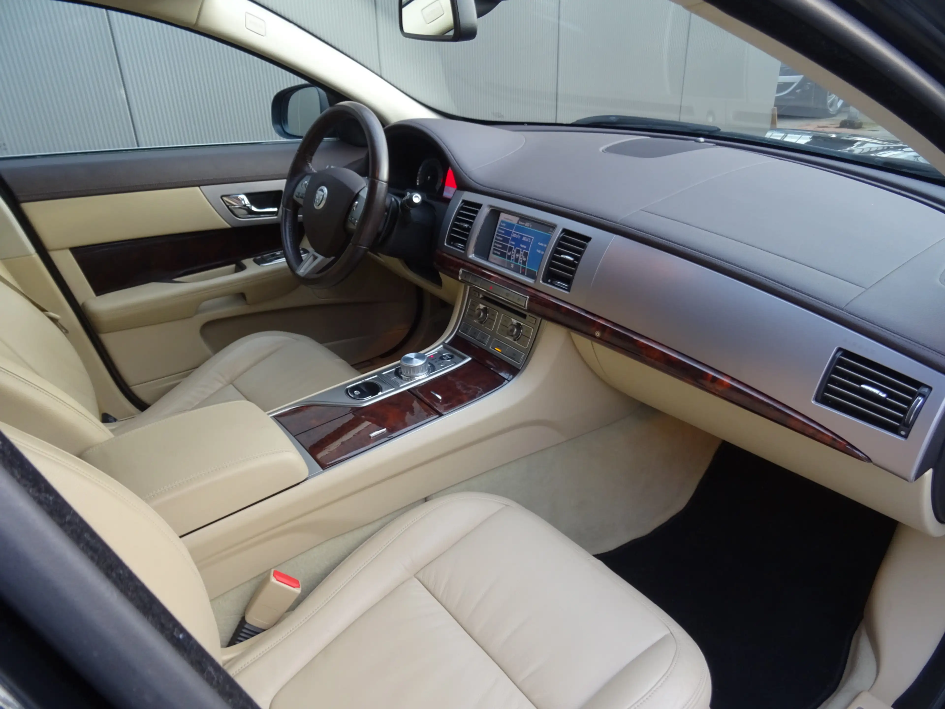 Jaguar XF 3.0 V6 Premium Luxury * DEALER ONDERH. * LAGE KM ! — photo 4