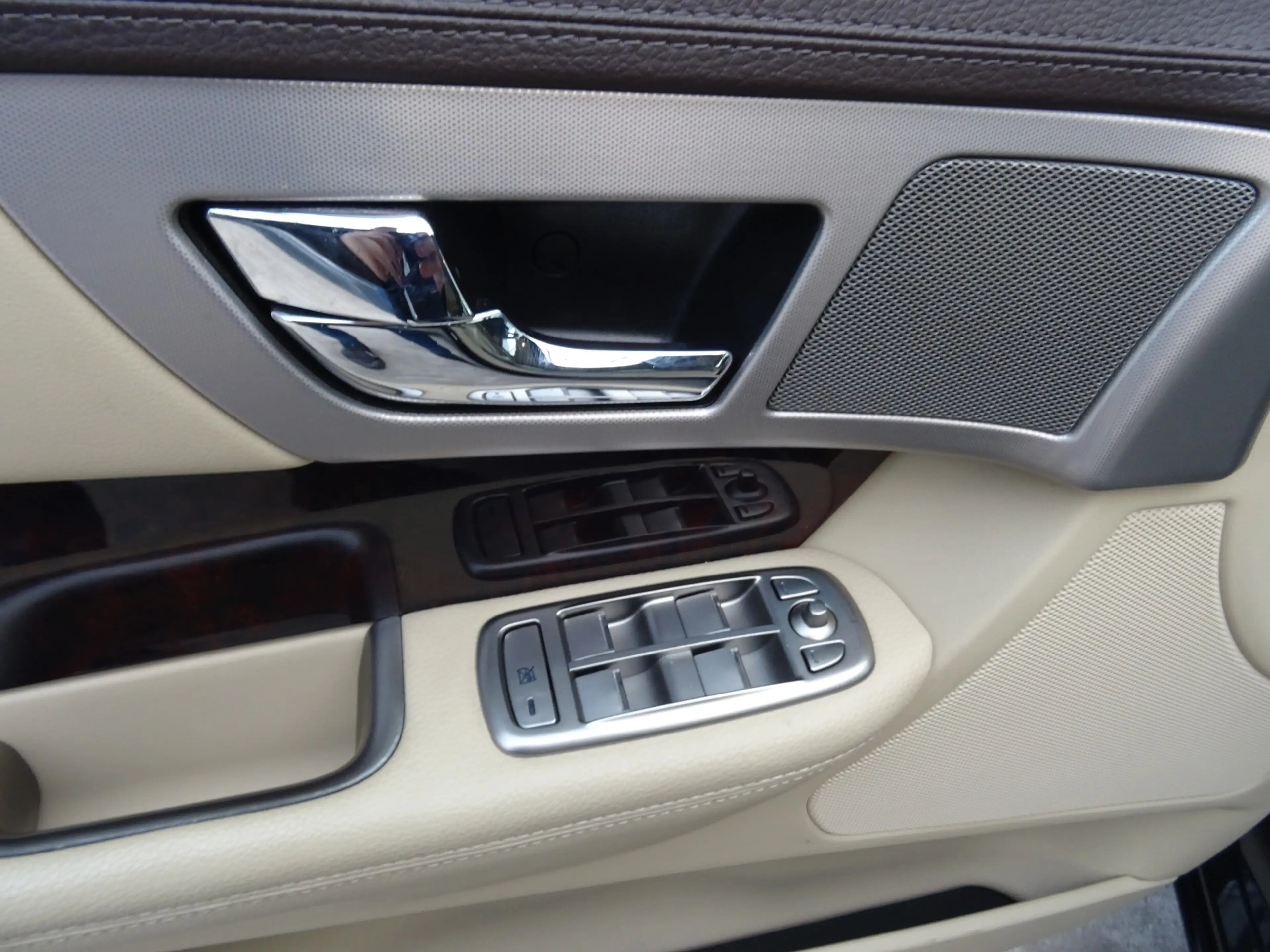 Jaguar XF 3.0 V6 Premium Luxury * DEALER ONDERH. * LAGE KM ! — photo 9