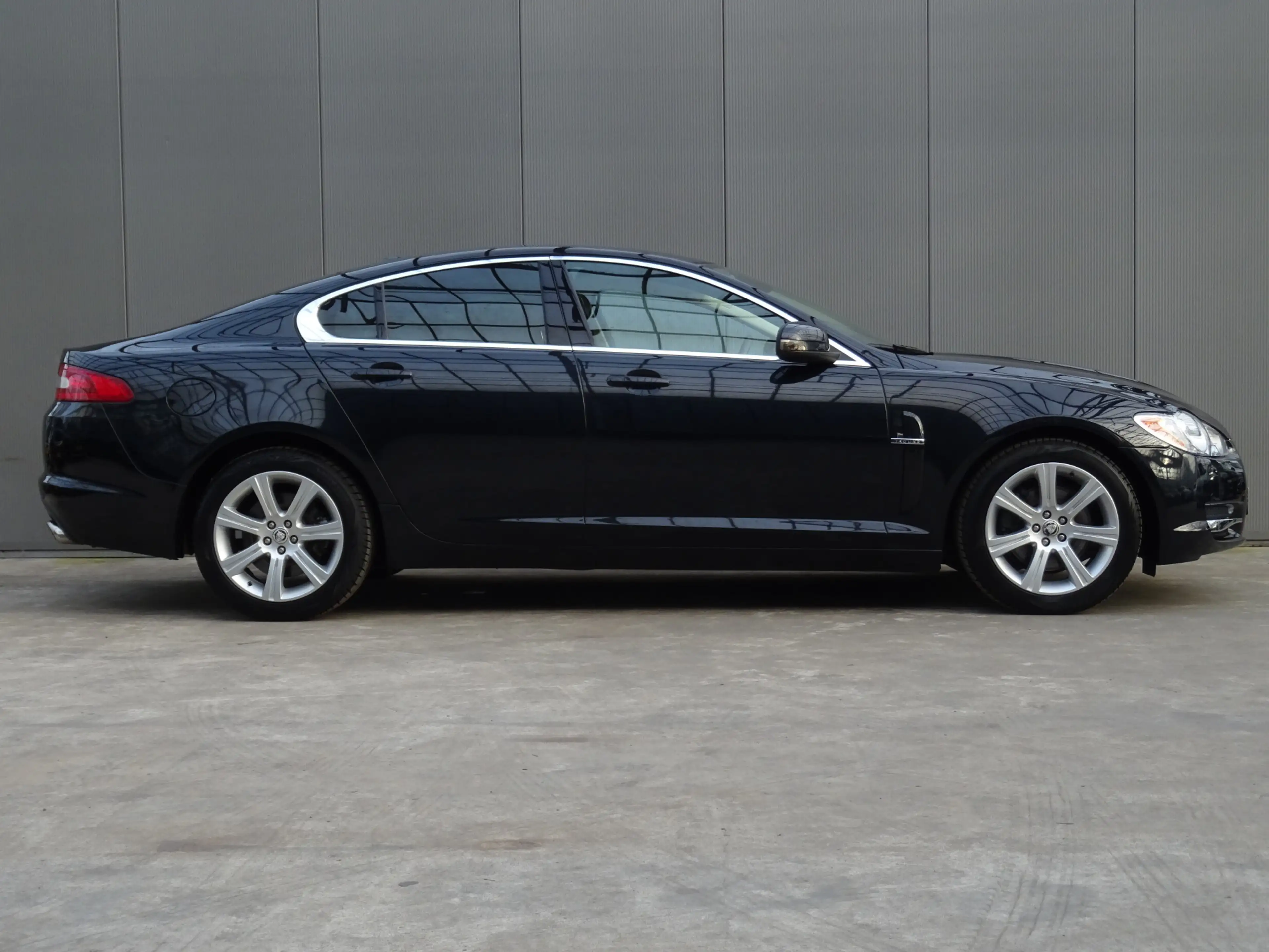 Jaguar XF 3.0 V6 Premium Luxury * DEALER ONDERH. * LAGE KM ! — photo 6
