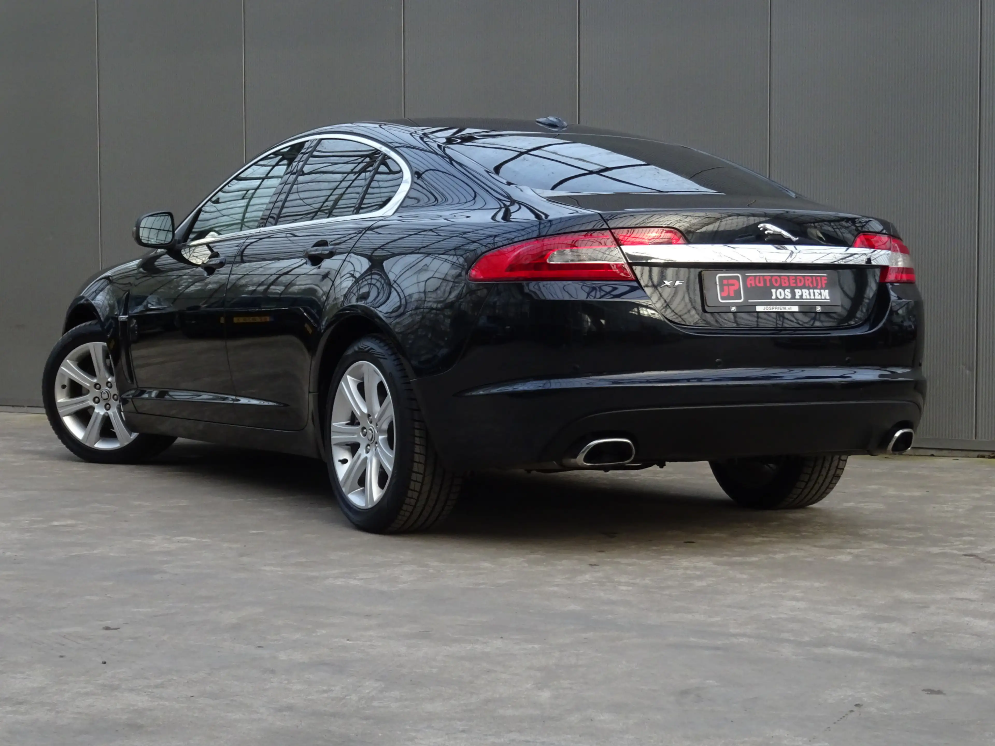 Jaguar XF 3.0 V6 Premium Luxury * DEALER ONDERH. * LAGE KM ! — photo 2