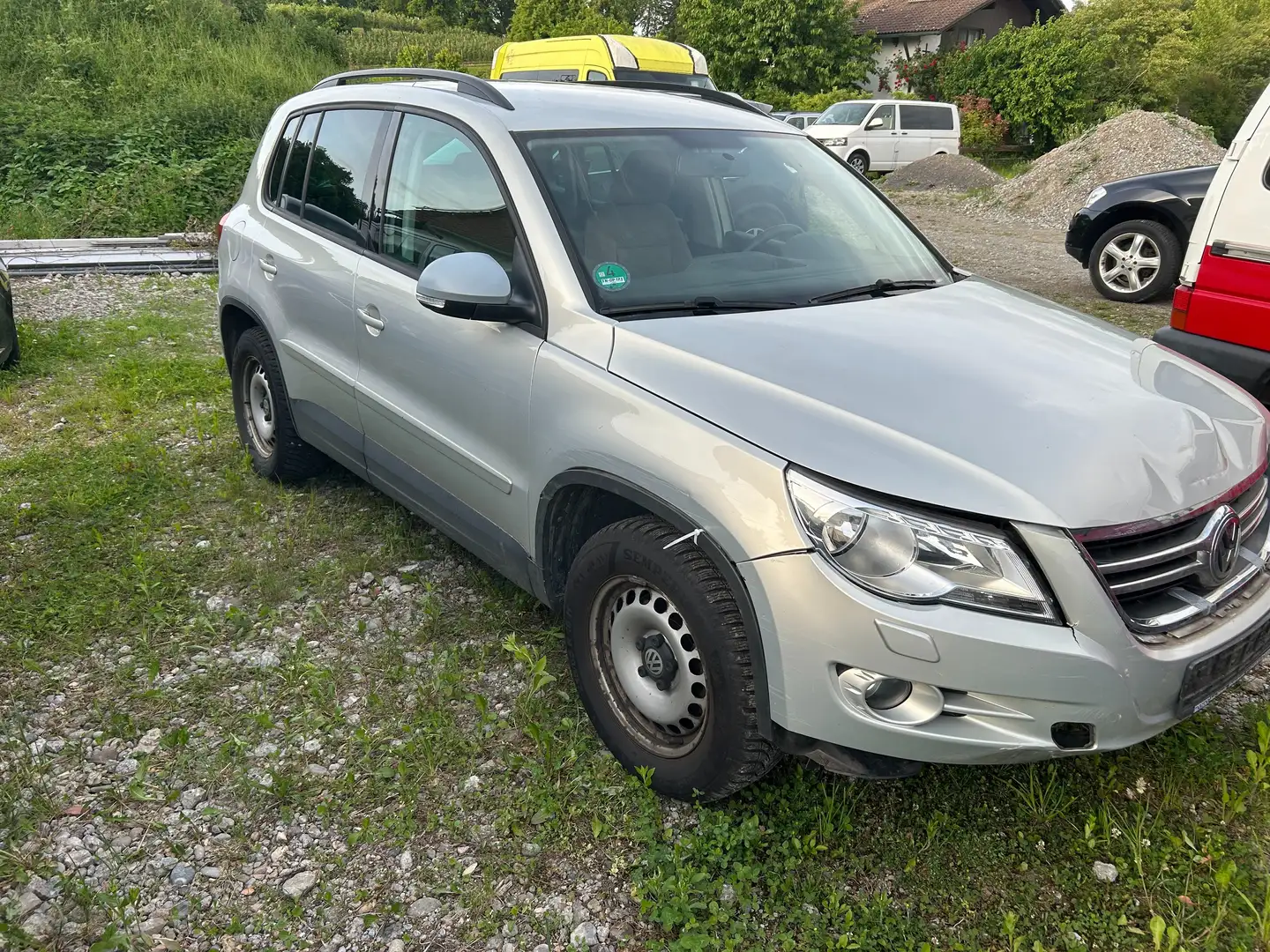 Volkswagen Tiguan 2.0 TDI DPF 4Motion Grau - 2