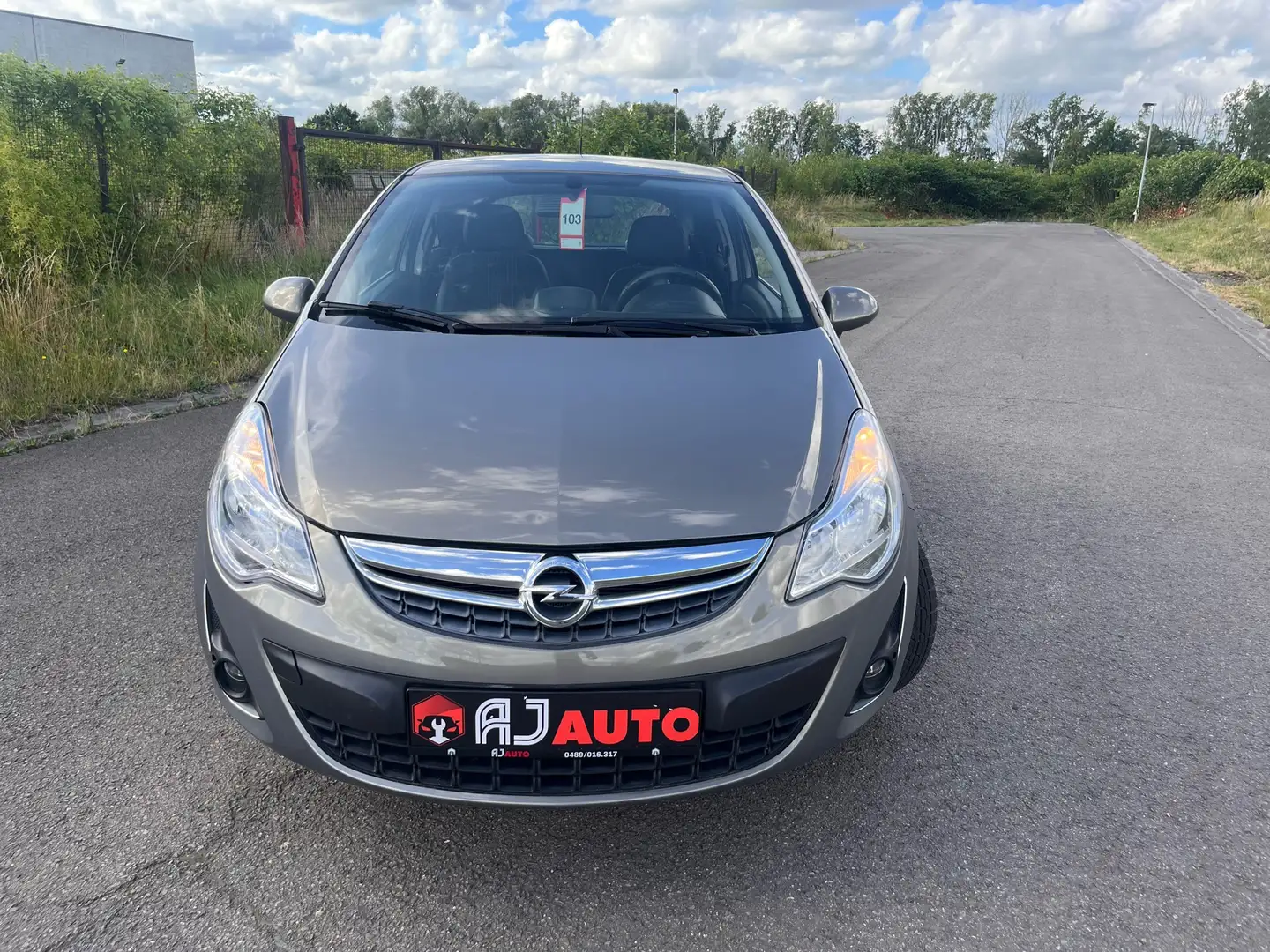 Opel Corsa 1.2i - 2