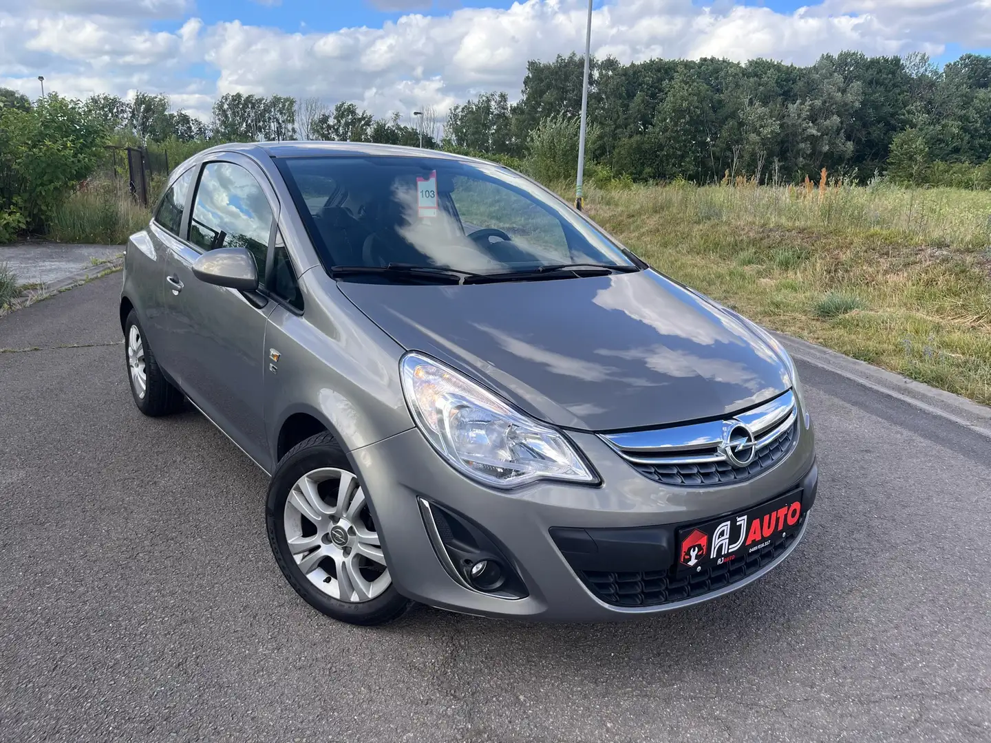 Opel Corsa 1.2i - 1
