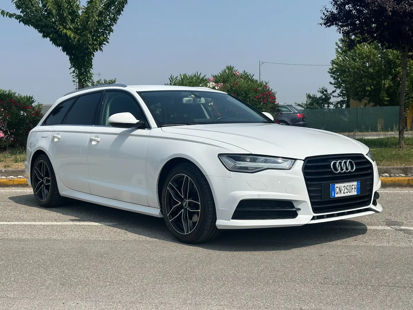 Audi A6 Avant 2.0 tdi ultra Sport Plus 190cv s-tronic Bianco - 1