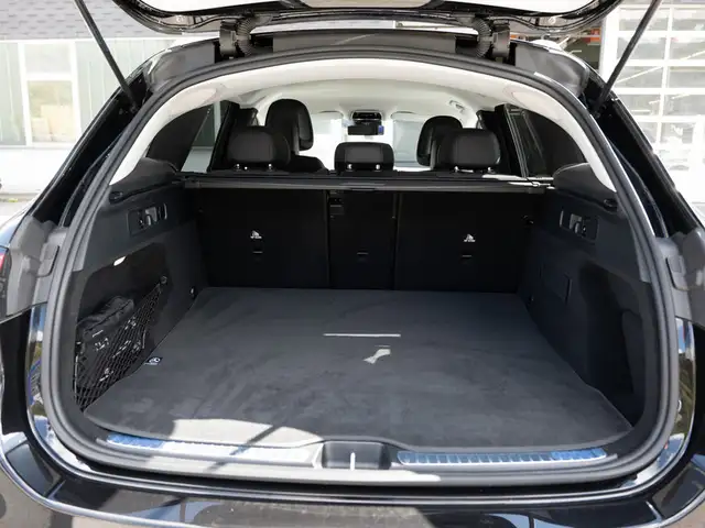 Mercedes-Benz GLC view 7