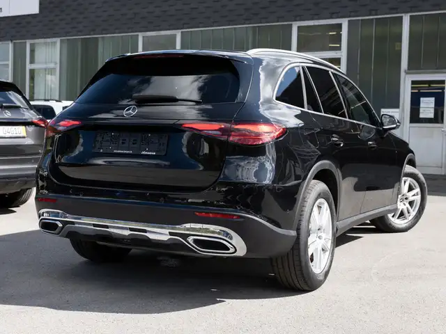 Mercedes-Benz GLC view 4