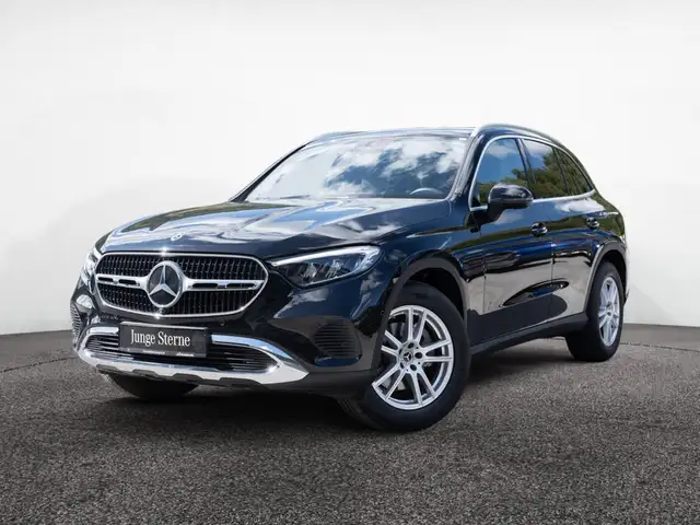 Mercedes-Benz GLC view 2