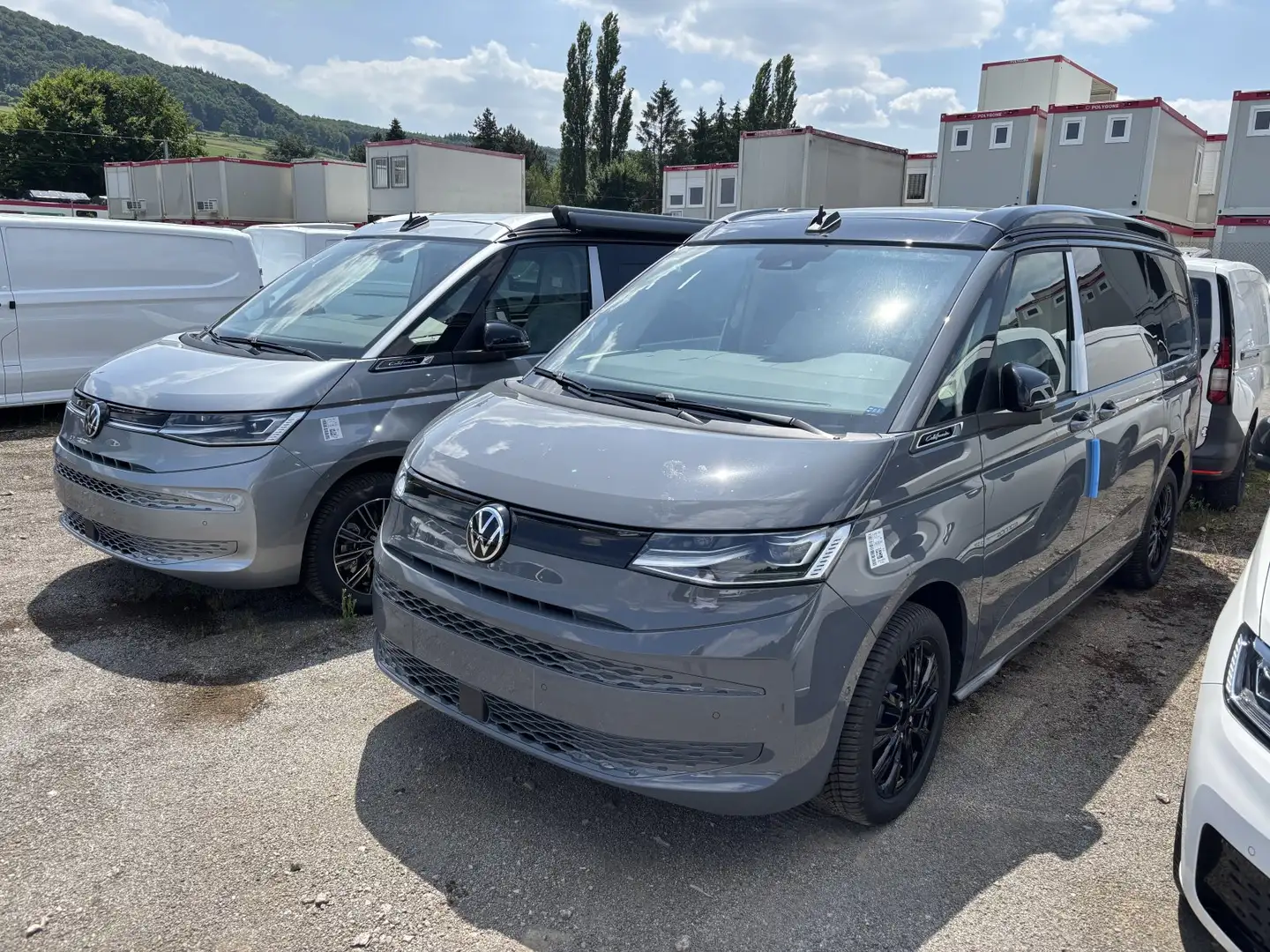 Volkswagen T7 California Beach 2.0 TSi AHK/Standh/VisAVis Grau - 1