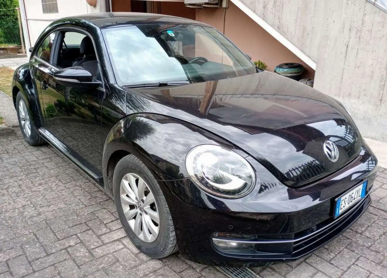 Volkswagen Maggiolino 1.6 tdi Design 105cv dsg - 1