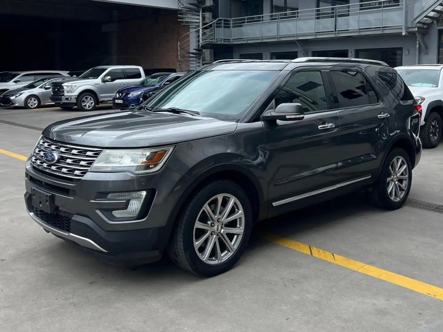 Ford Explorer LIMITED-4WD-FULL-ONLY FOR EXPORT OUT OF EUROPE Gris - 1
