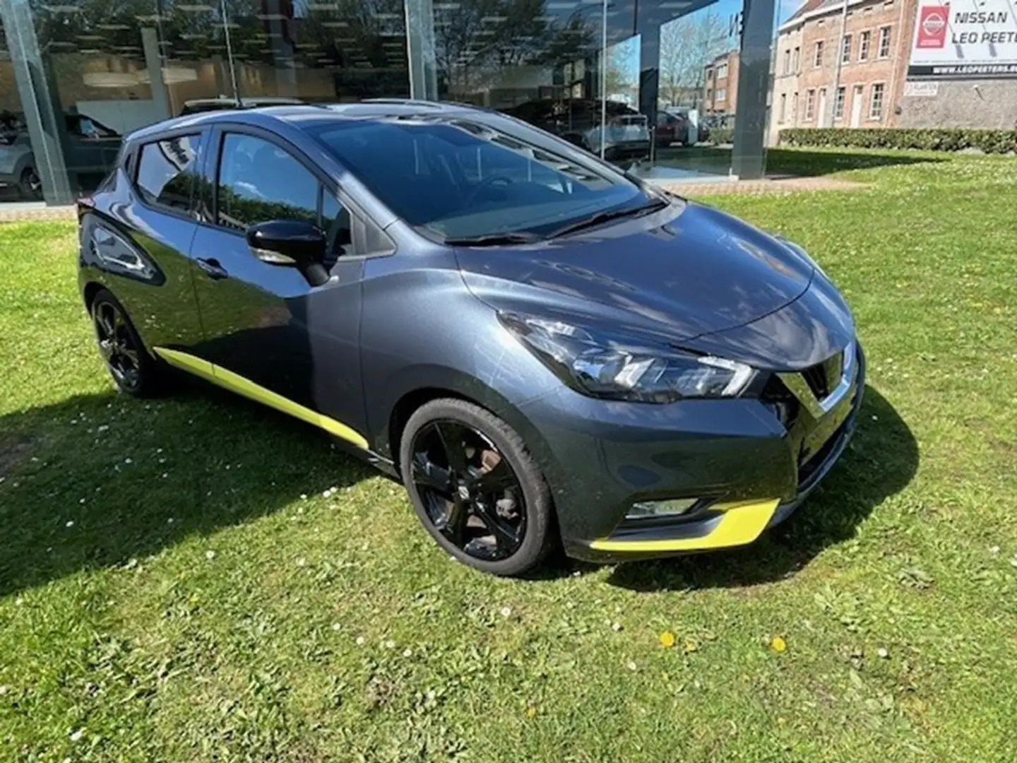 Nissan Micra NEW Micra kIIRO Gris - 2