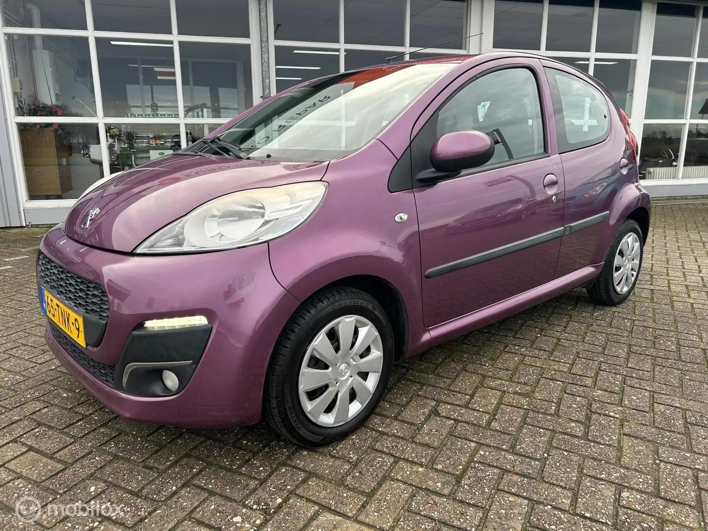 Peugeot 107 1.0-12V XS 5drs. Violett - 2