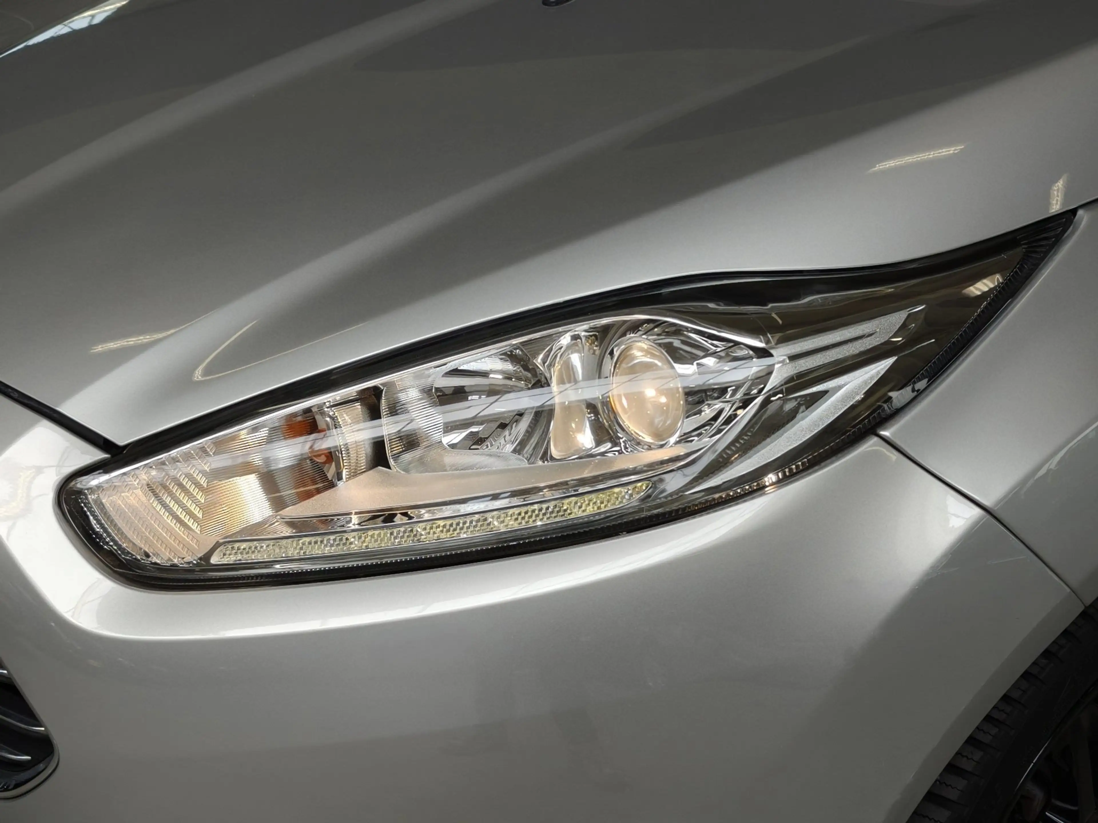 Ford Fiesta 100-PK Silver Edition / Distributiesnaar NIEUW! — photo 13