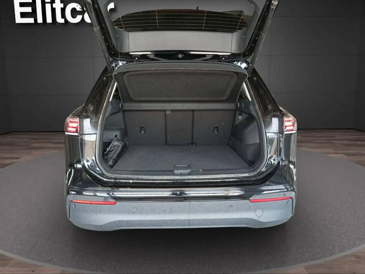 Volkswagen Tiguan 2.0 TDI 150 CV DSG Life 17