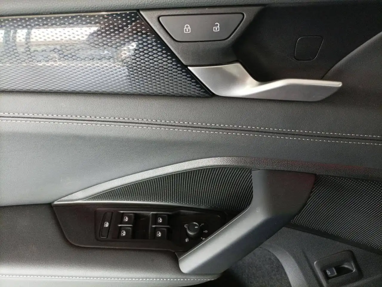 Volkswagen Tiguan 2.0 TDI 150 CV DSG Life 19