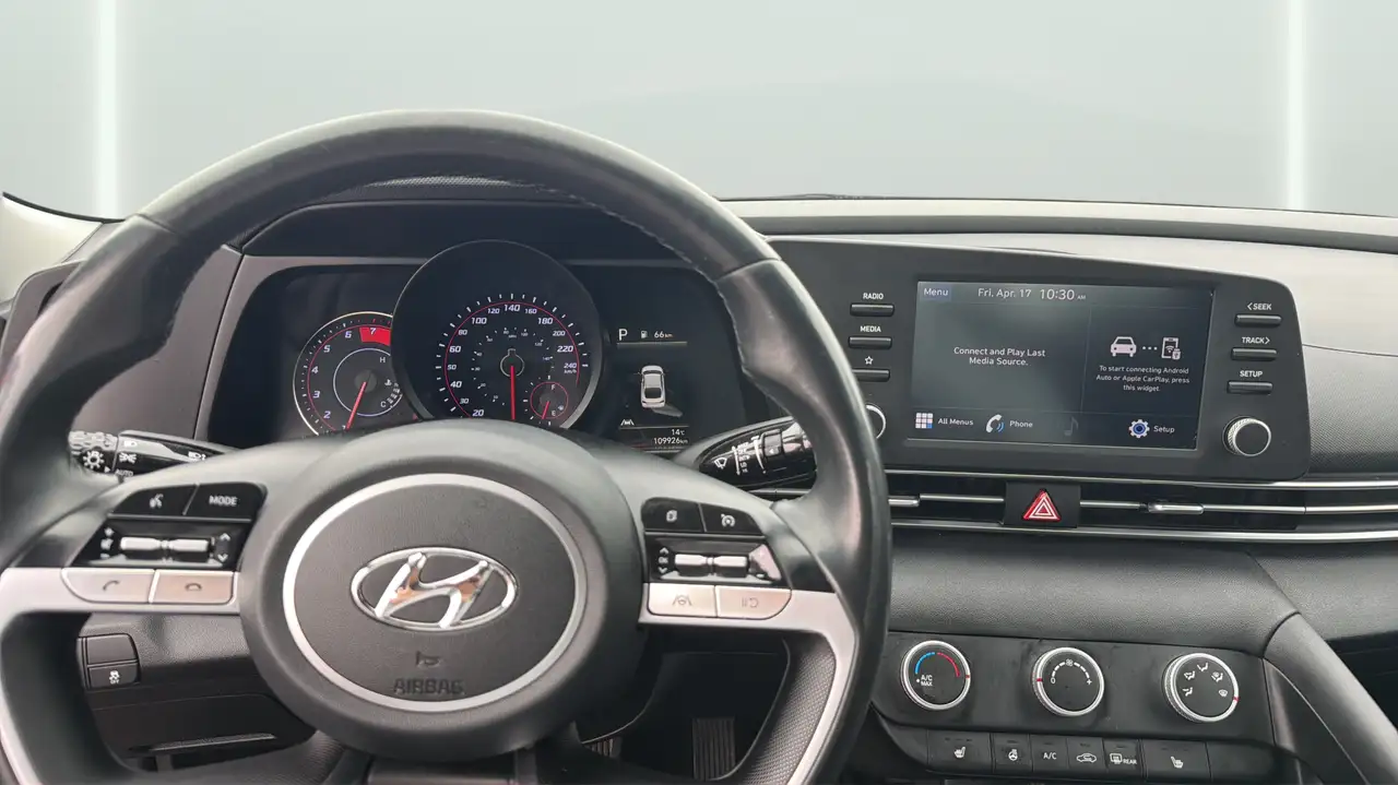 Hyundai ELANTRA снимка Hyundai ELANTRA