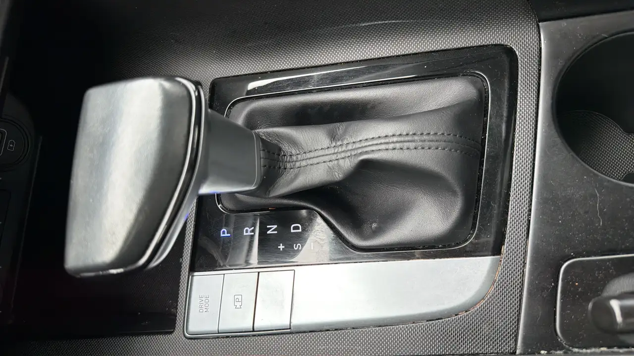 Hyundai ELANTRA снимка Hyundai ELANTRA