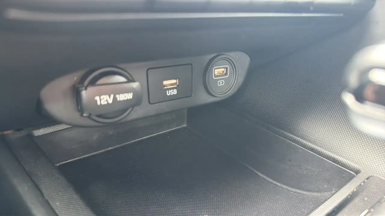 Hyundai ELANTRA снимка Hyundai ELANTRA