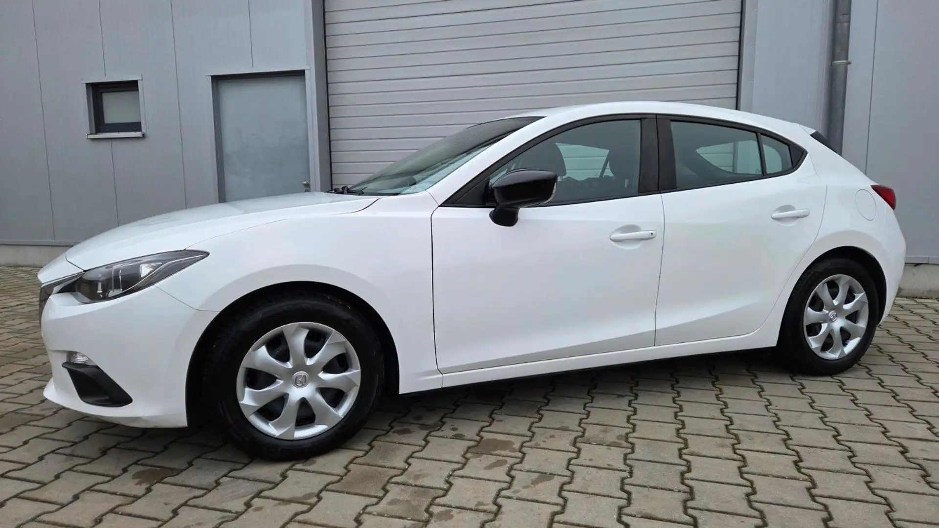 Mazda 3 1.5 Prime-Line AHK Weiß - 1