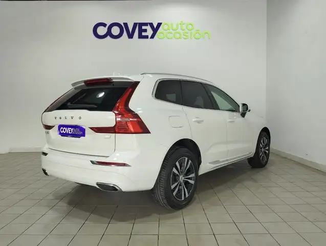 Volvo XC60 view 3