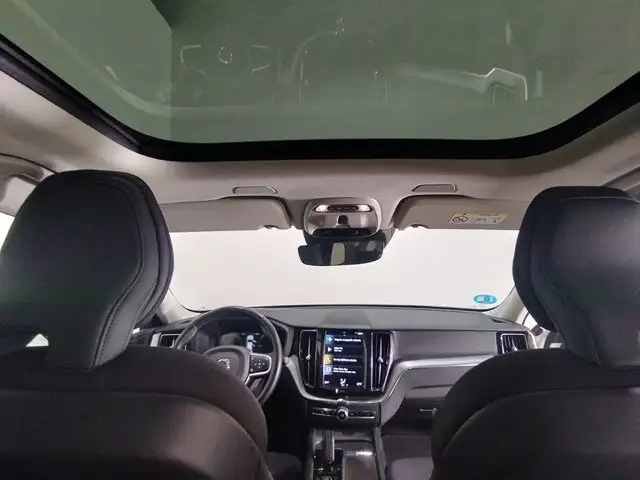 Volvo XC60 view 6