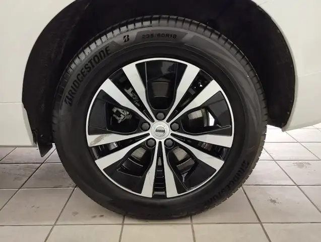 Volvo XC60 view 13