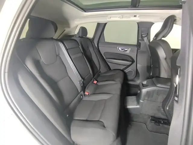 Volvo XC60 view 11