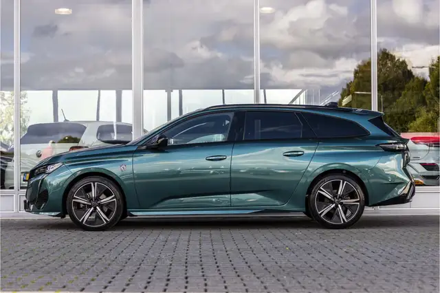 Peugeot 308 view 5
