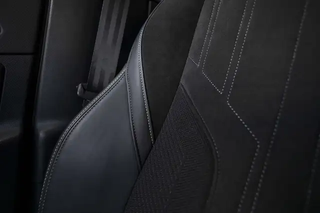 Peugeot 308 view 11
