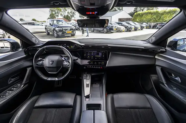 Peugeot 308 view 6
