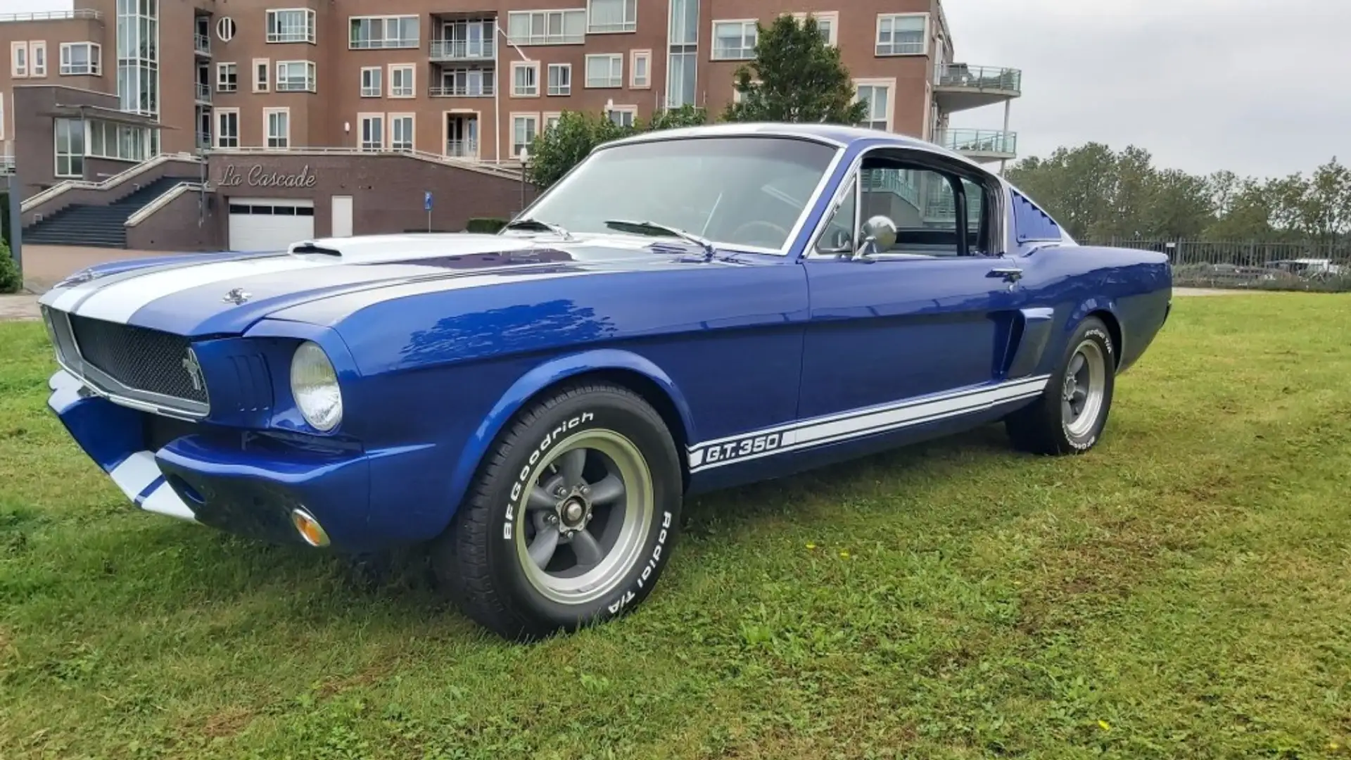 Ford Mustang fastback Blauw - 1