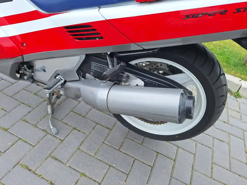 Honda CBR 1000 - foto 5