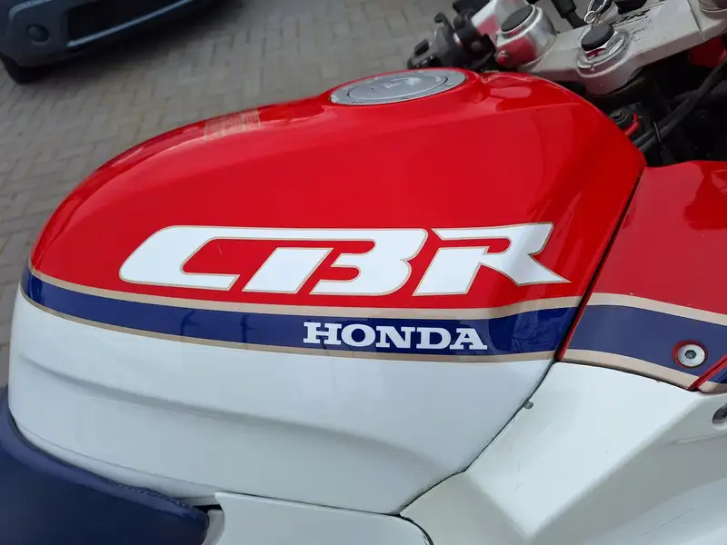 Honda CBR 1000 - foto 6