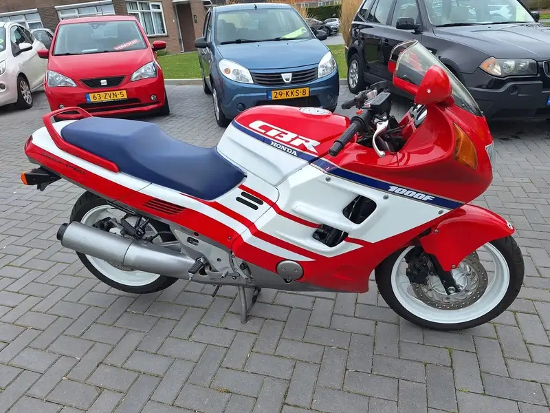 Honda CBR 1000 - foto 3
