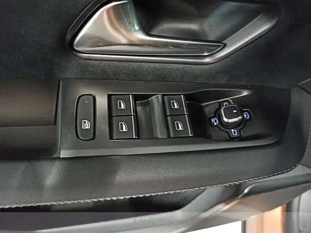 Opel Grandland view 10