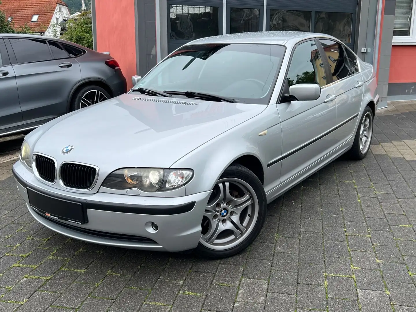 BMW 320 i Lim M Felge*AUTOMATIK*XENON*6 ZYL*LIEBHABER Silber - 1