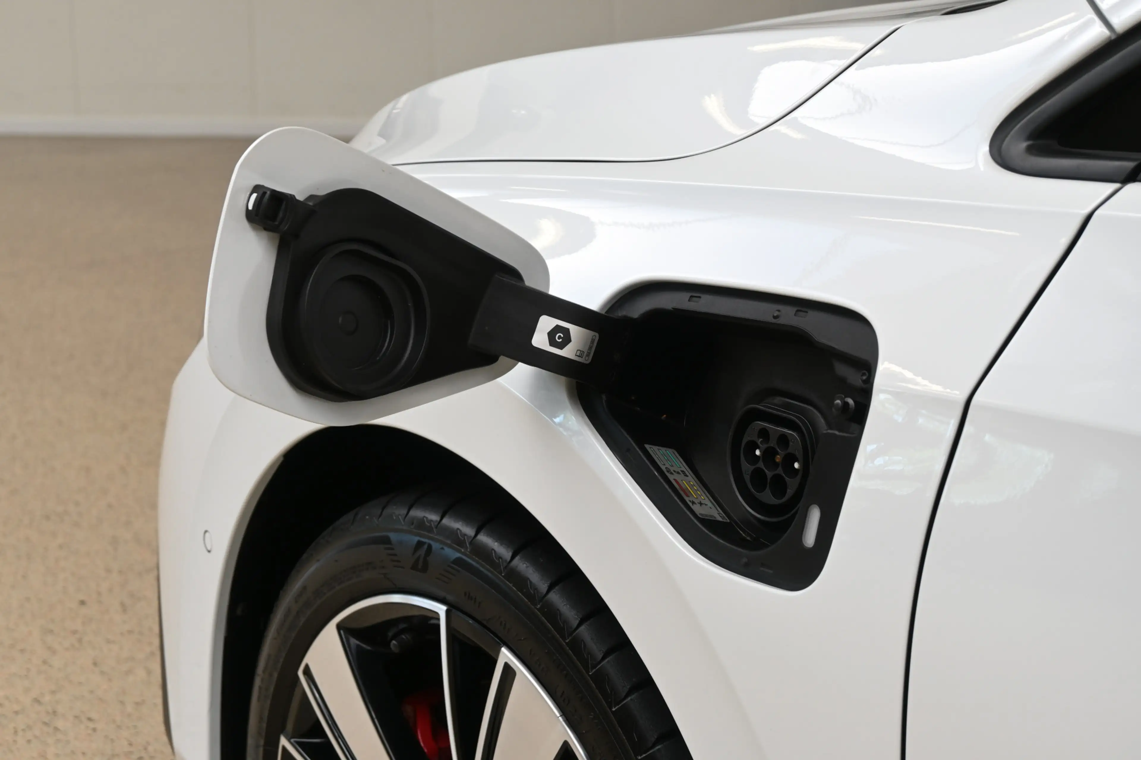 Volkswagen Golf GTE 1.4 eHybrid 245pk | Pano | Head-up | Trekhaak | 10 — photo 9