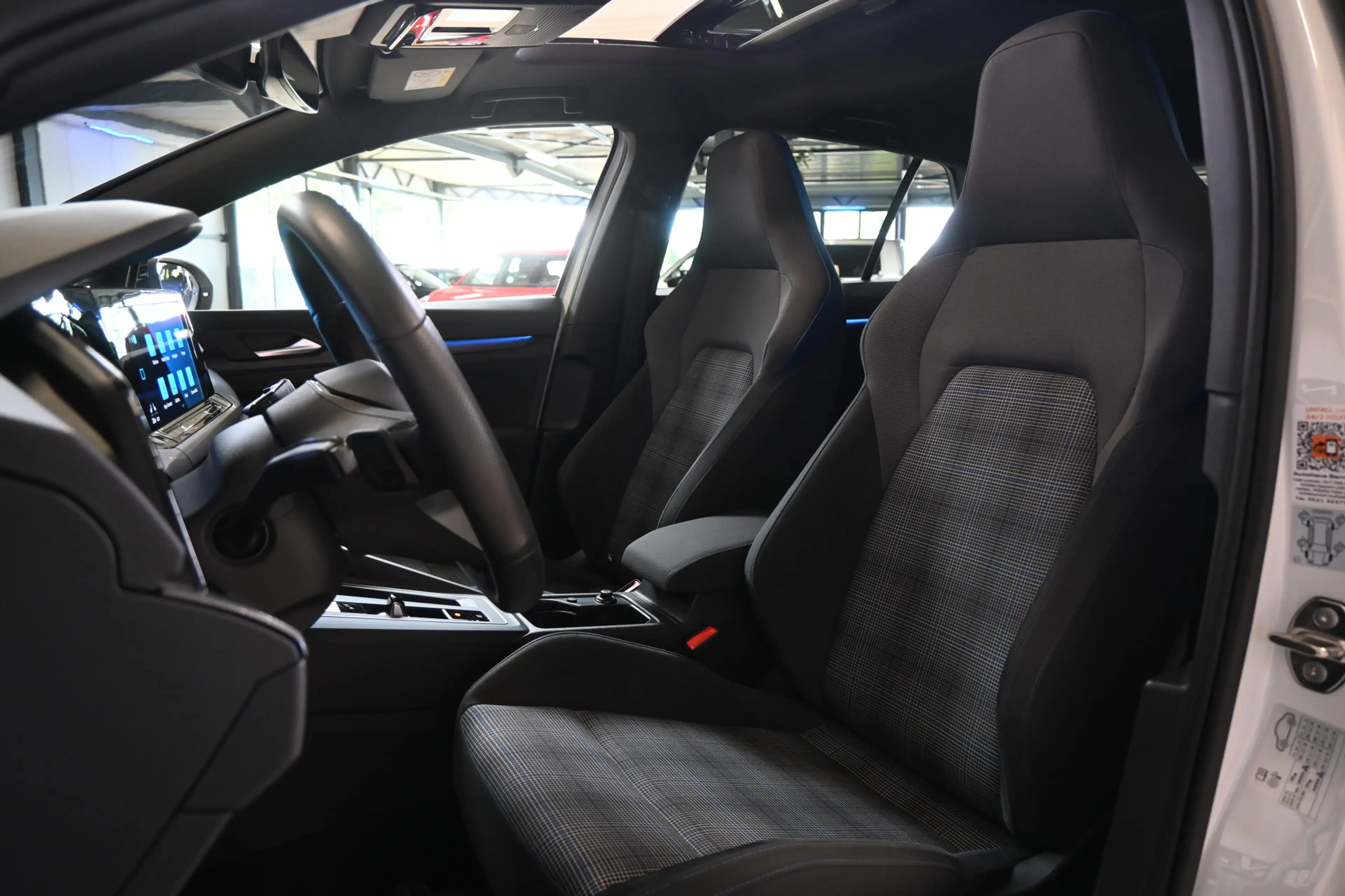 Volkswagen Golf GTE 1.4 eHybrid 245pk | Pano | Head-up | Trekhaak | 10 — photo 28
