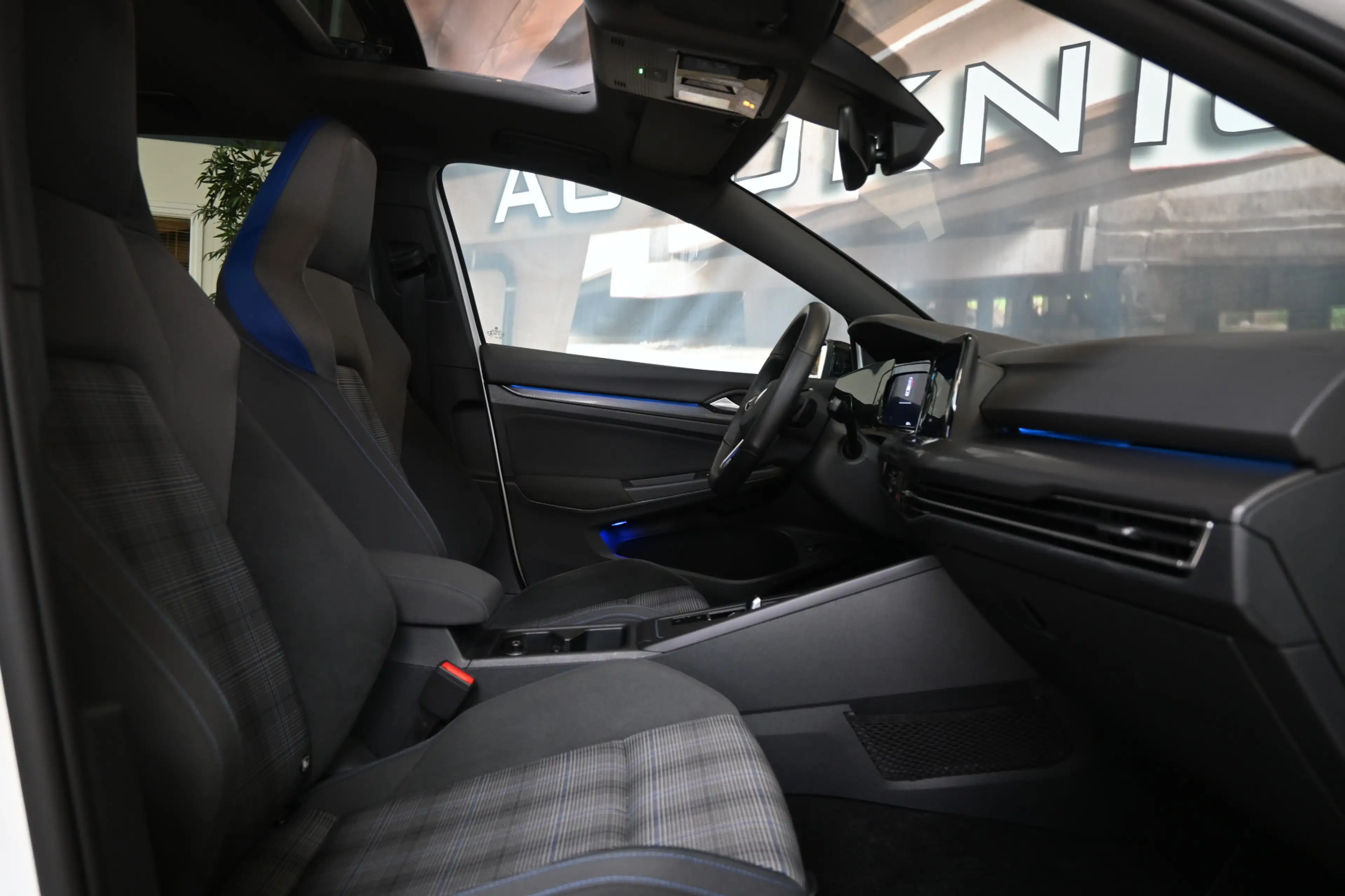 Volkswagen Golf GTE 1.4 eHybrid 245pk | Pano | Head-up | Trekhaak | 10 — photo 23