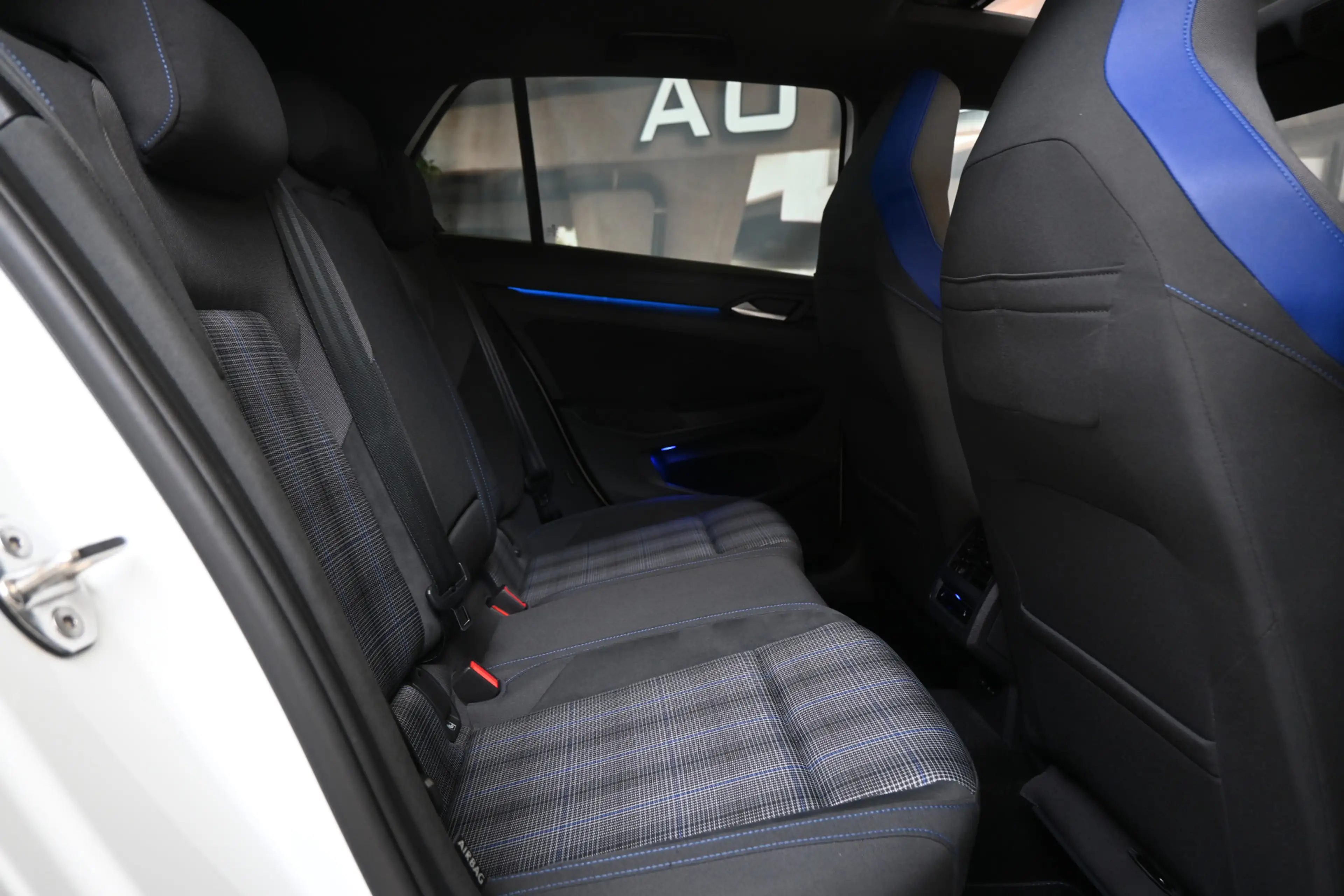 Volkswagen Golf GTE 1.4 eHybrid 245pk | Pano | Head-up | Trekhaak | 10 — photo 21