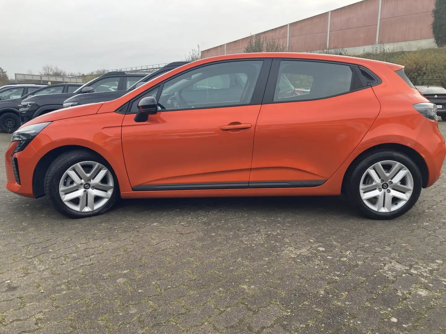 Renault Clio EVOLUTION HYBRID 145 Allwetter*Carplay*LED Orange - 2